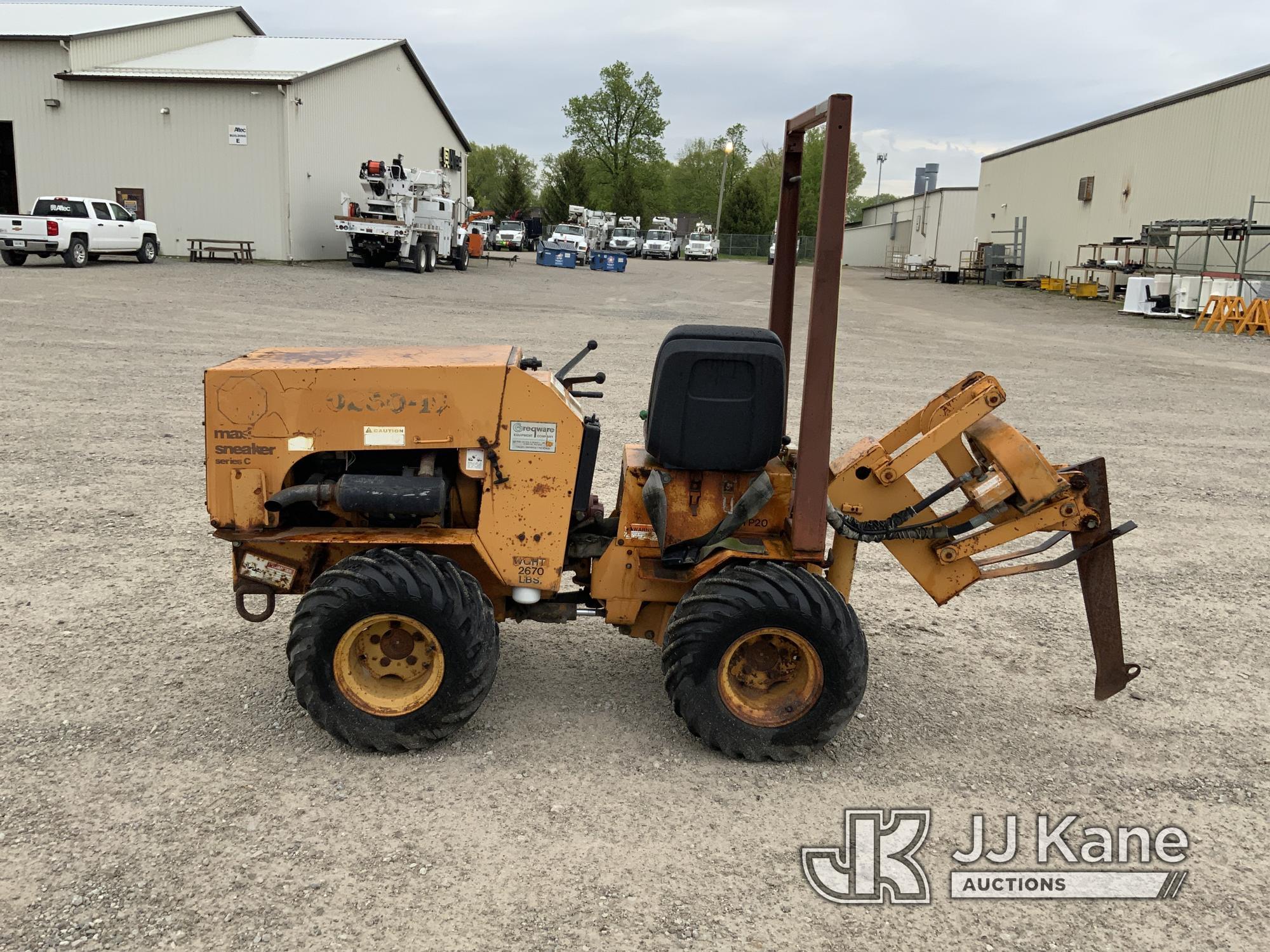 (Fort Wayne, IN) 1994 Case Maxi Sneaker C Articulating Rubber Tired Trencher Runs & Operates