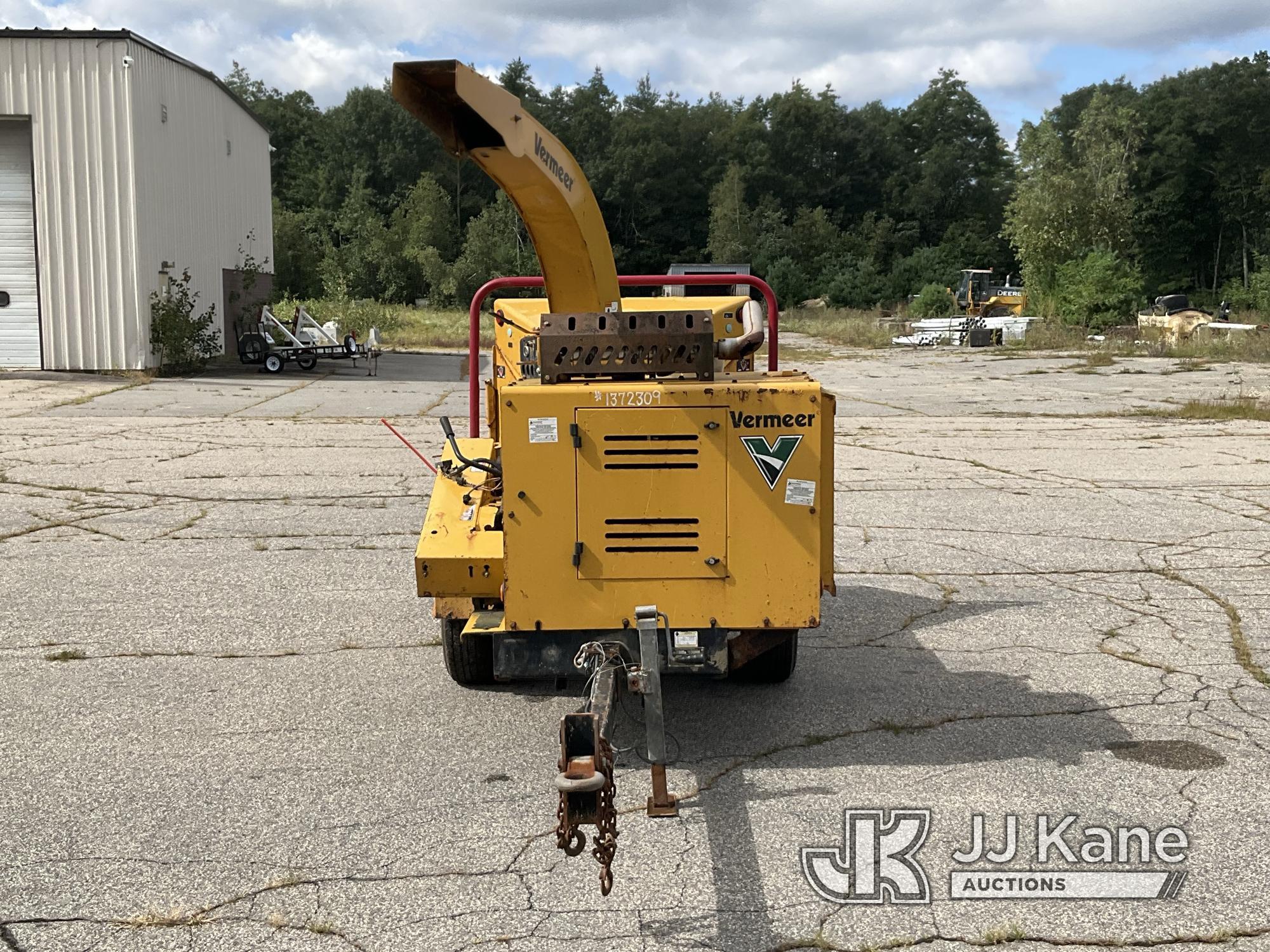 (Wells, ME) 2015 Vermeer BC1000XL Chipper (12in Drum), trailer mtd Not Running, Condition Unknown, B