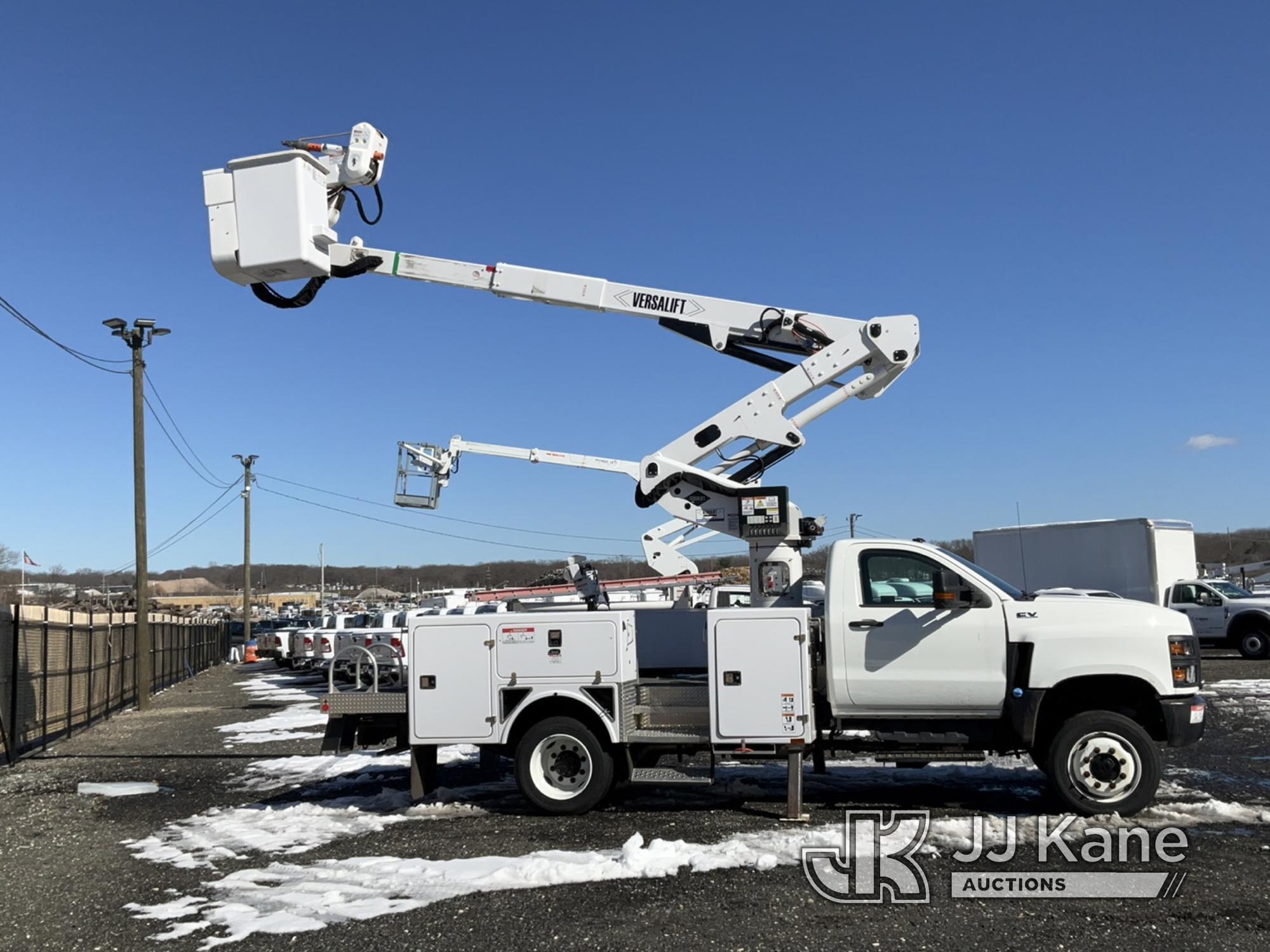 (Kings Park, NY) Versalift VST-40I, Articulating & Telescopic Material Handling Bucket Truck mounted