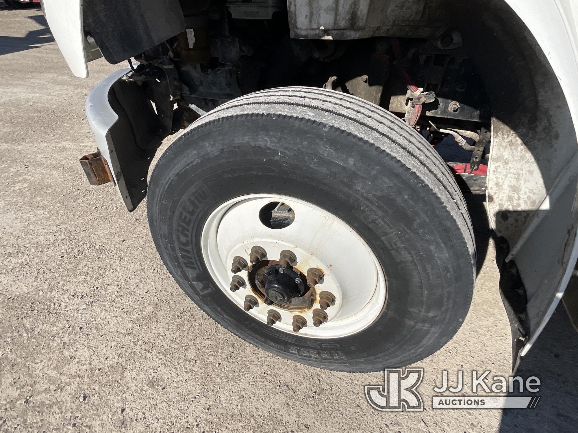 (Pataskala, OH) Altec AA55E, Material Handling Bucket Truck rear mounted on 2019 Freightliner M2 106