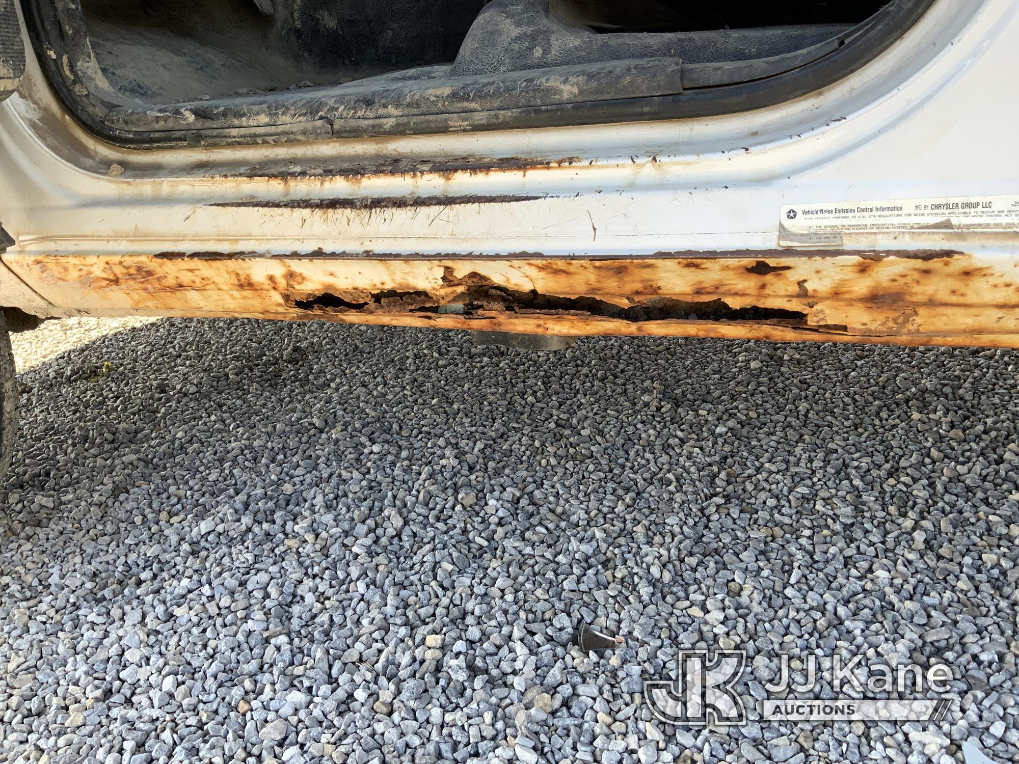(Fort Wayne, IN) 2011 Dodge RAM W3500 4X4 Crew-Cab Flatbed Truck Runs & Moves) (Rust Damage