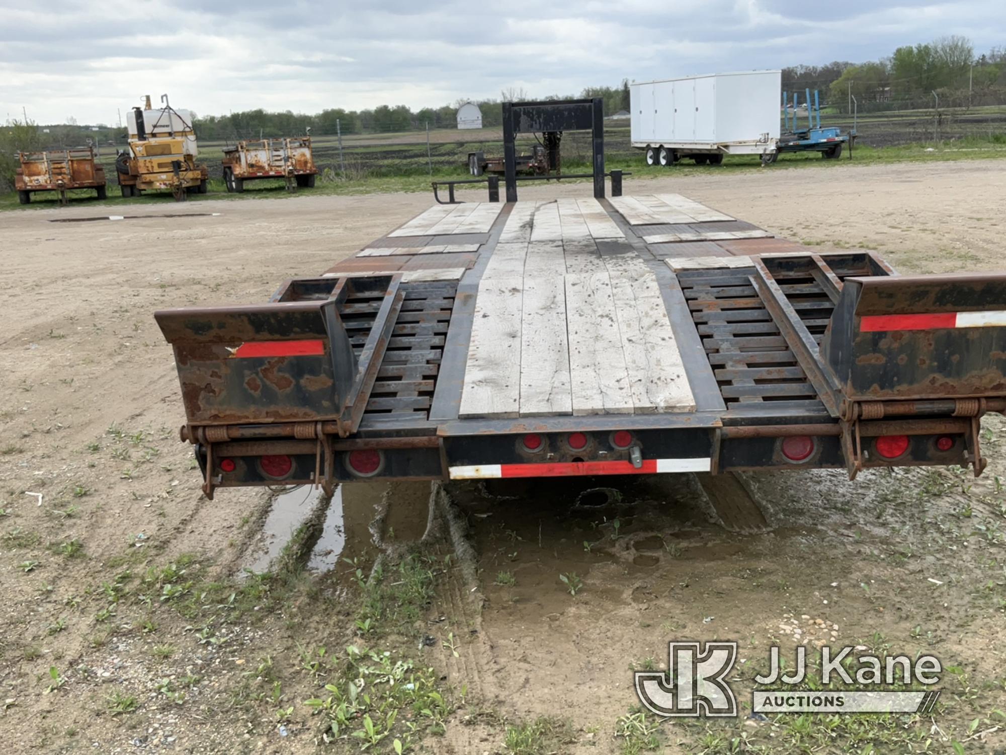 (Charlotte, MI) 2016 Interstate G20DT Gooseneck Tagalong Trailer