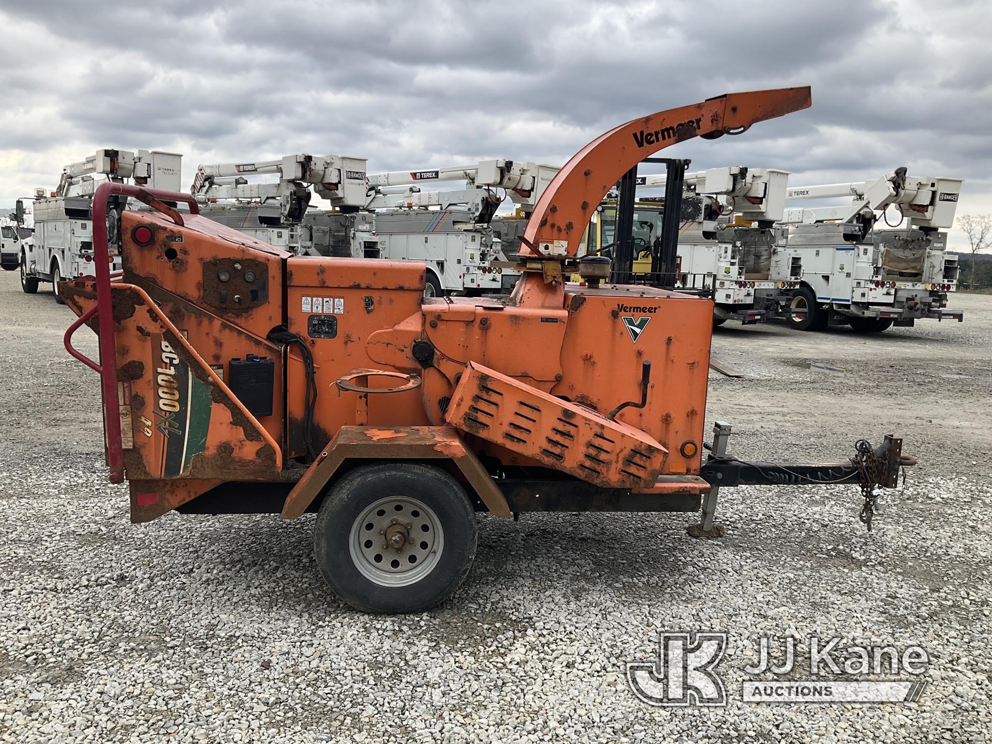 (Shrewsbury, MA) 2013 Vermeer BC1000XL Chipper (12in Drum) Runs) (Operating Condition Unknown, Rust