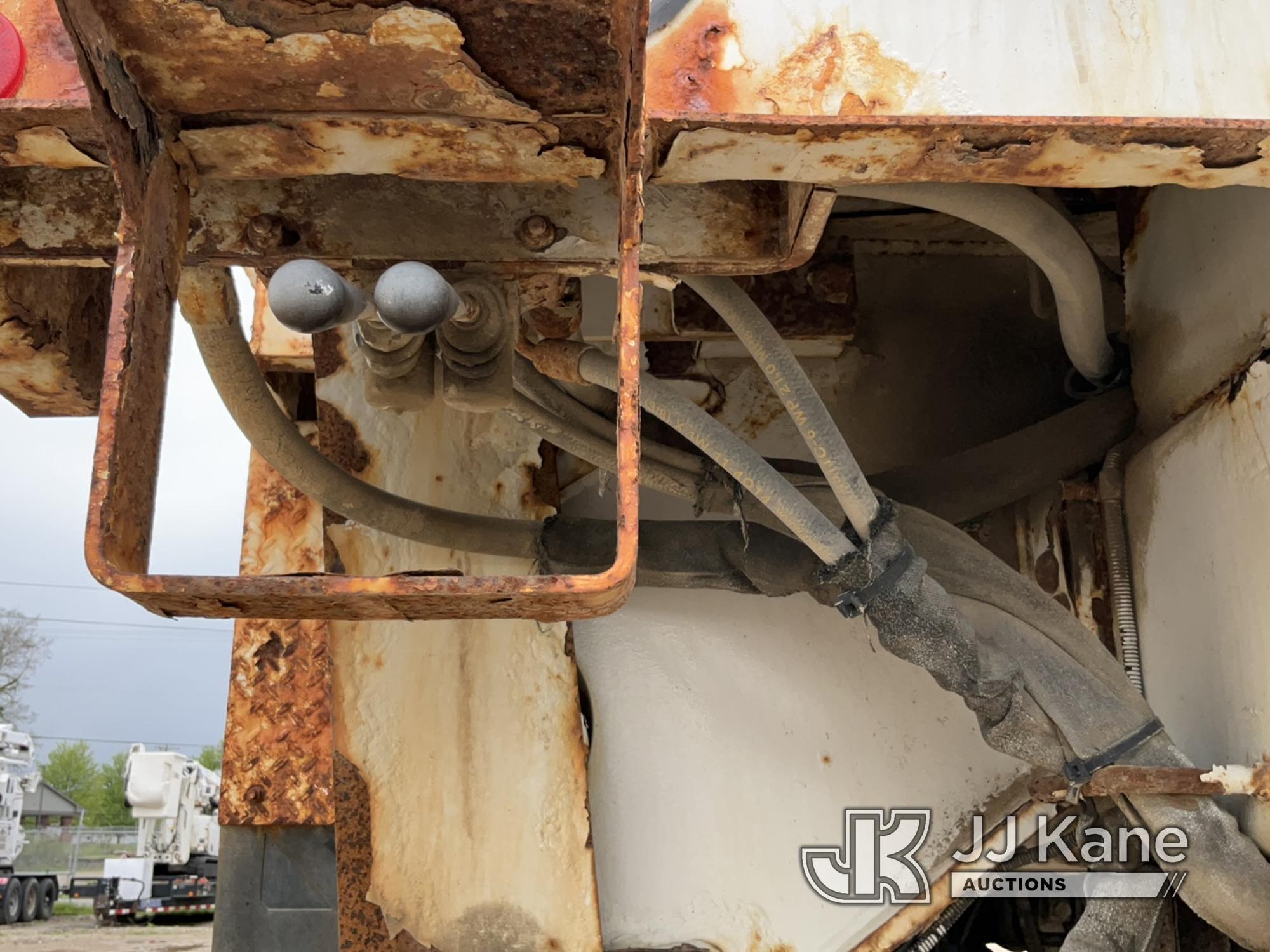 (Charlotte, MI) Altec D3060-TR, Digger Derrick rear mounted on 2004 International 7400 6x6 T/A Utili