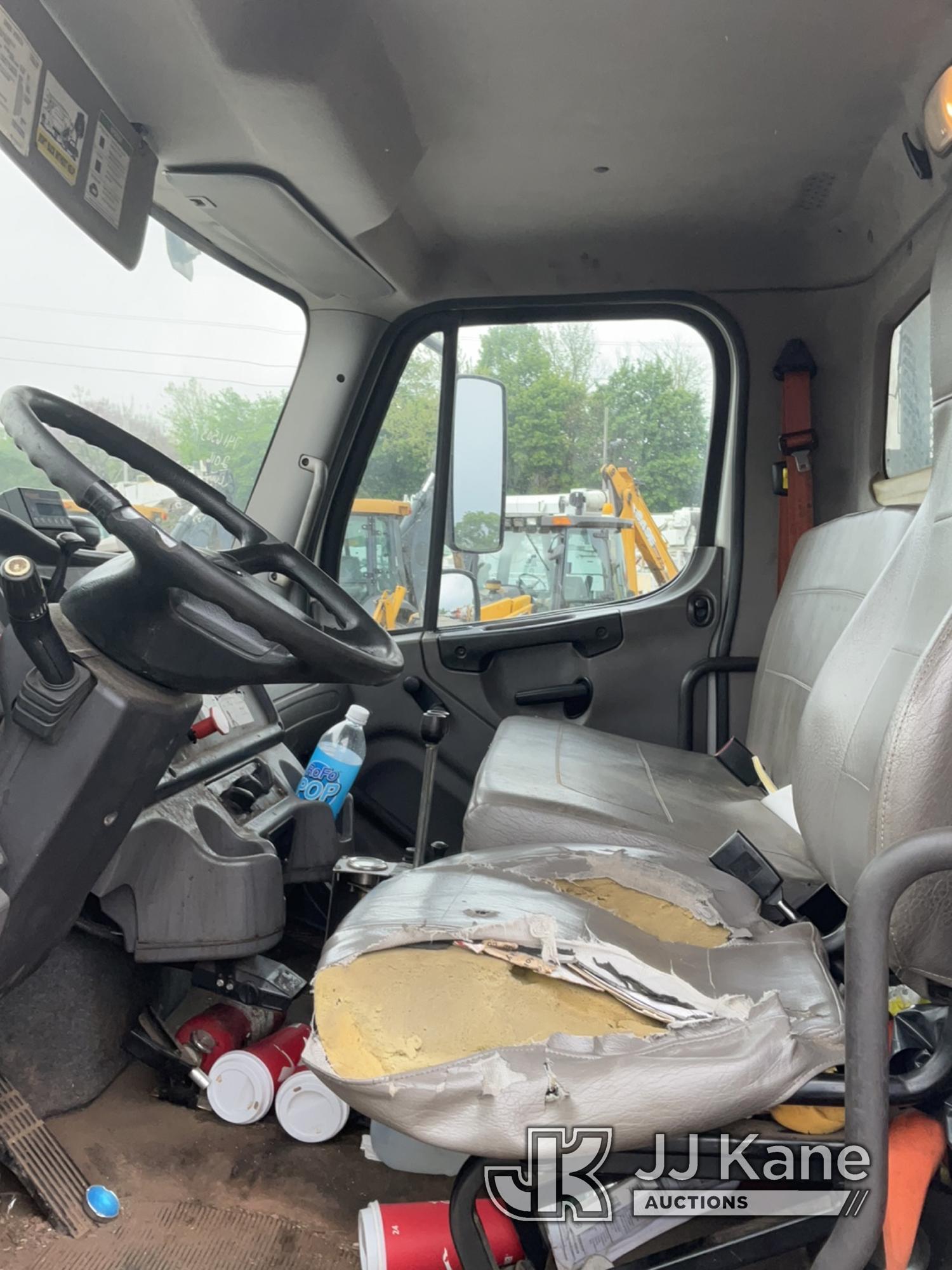 (Plymouth Meeting, PA) Prentice 2124, Grappleboom/Log Loader Crane mounted behind cab on 2016 Freigh