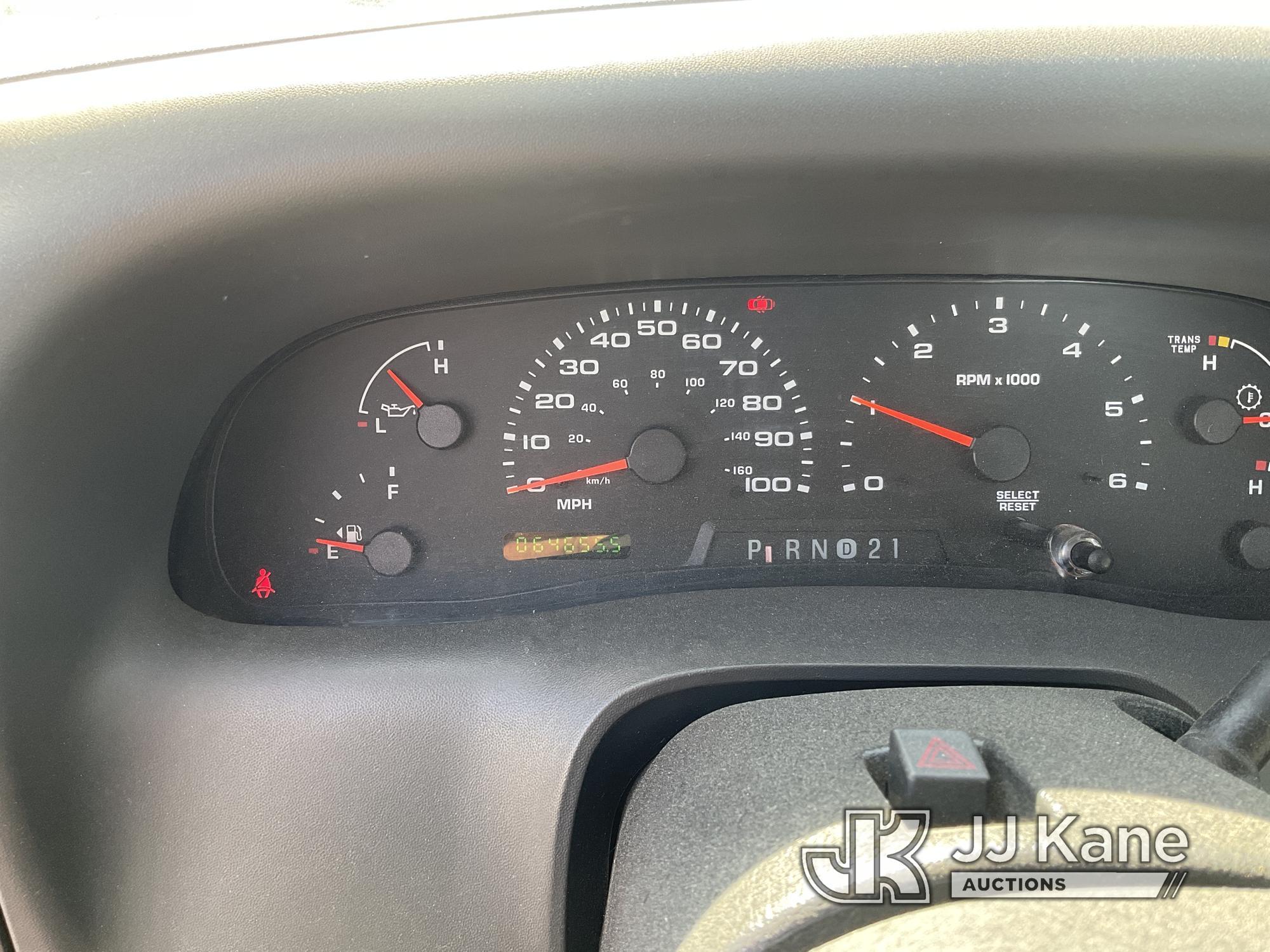 (Jurupa Valley, CA) 2003 Ford F450 Utility Truck Runs & Moves