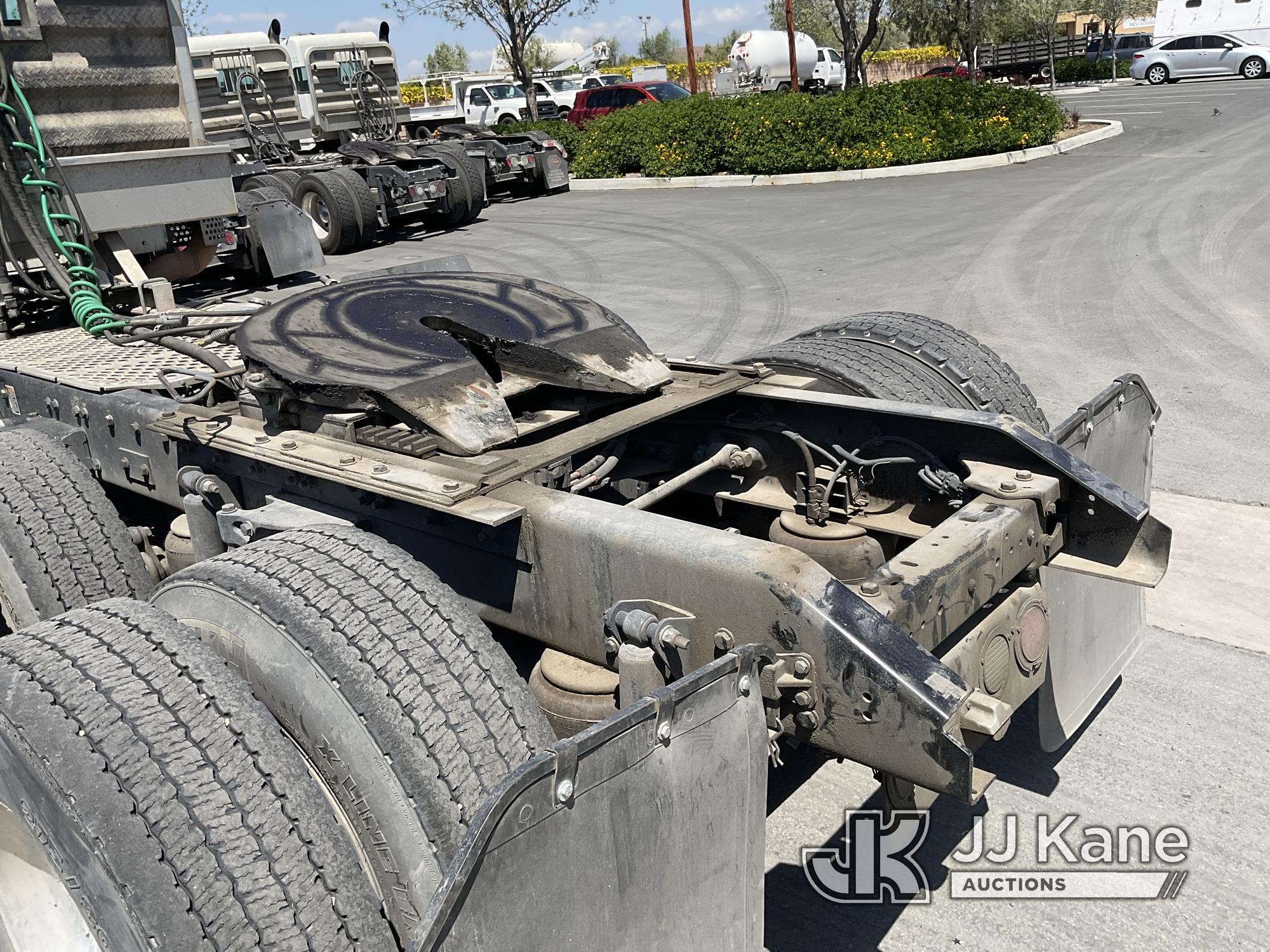 (Jurupa Valley, CA) 2009 Kenworth T800 Conventional Cab Runs & Moves