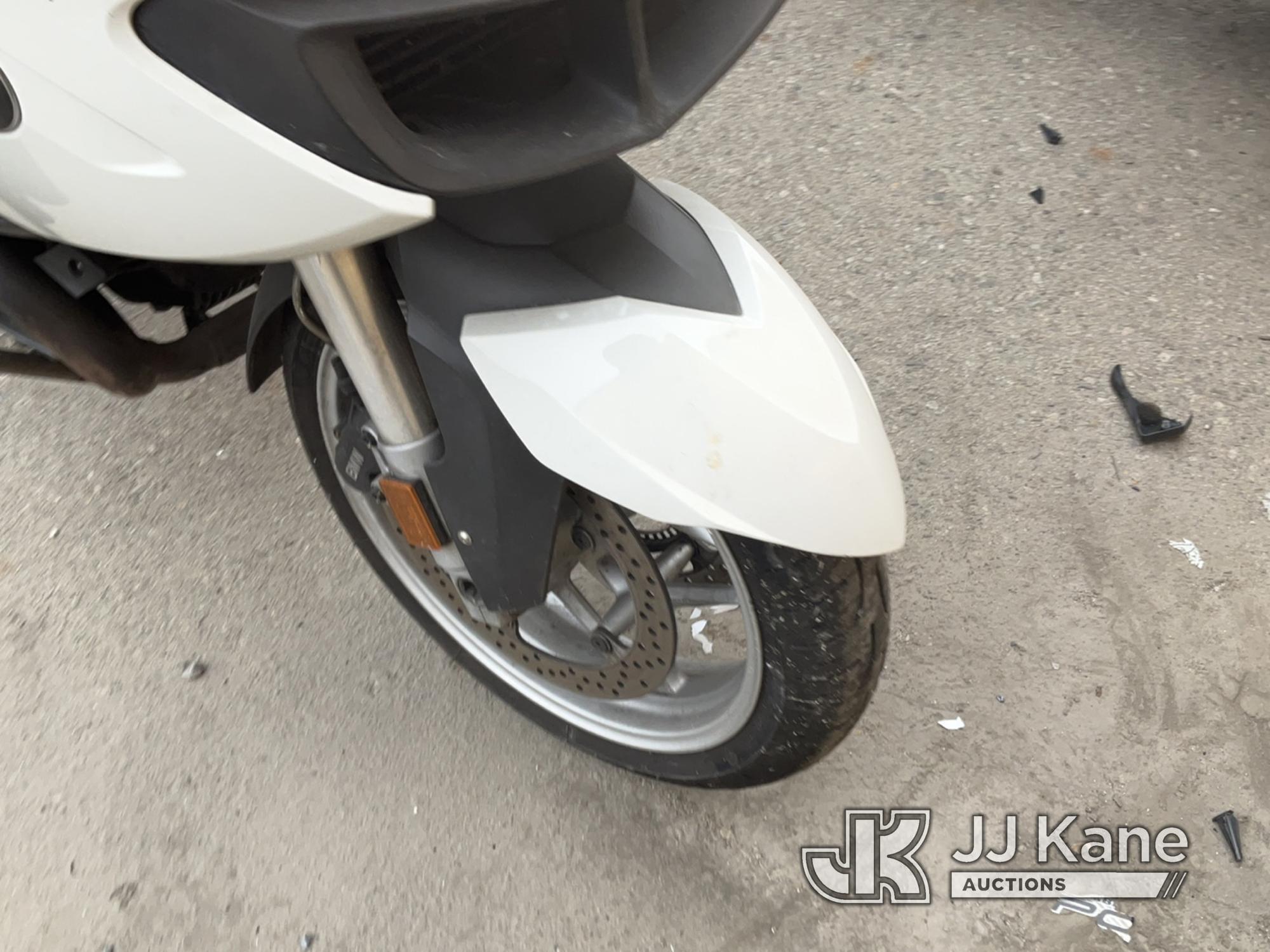 (Jurupa Valley, CA) 2012 BMW Motorcycle Runs & Moves, Running Rough , Smoking , Missing Parts