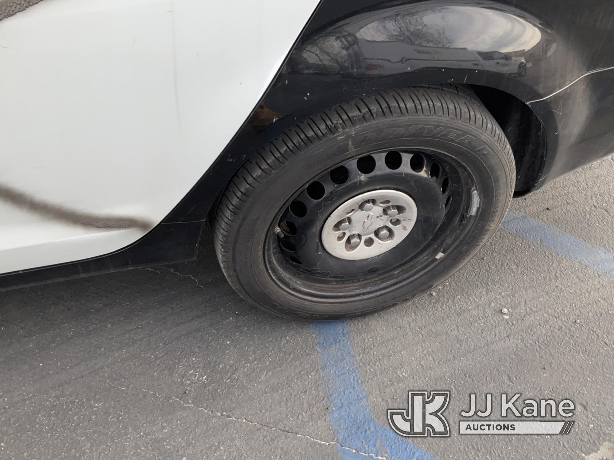 (Jurupa Valley, CA) 2014 Chevrolet Caprice 4-Door Sedan Runs & Moves, Interior Is Stripped Of Parts