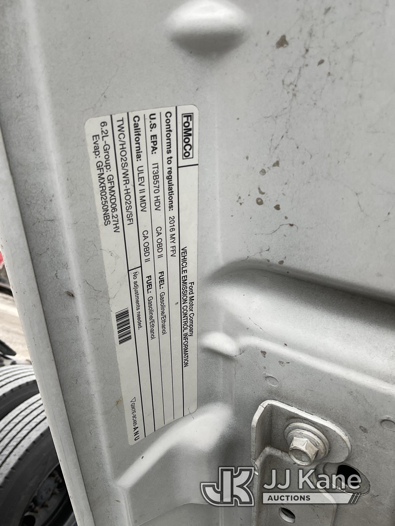 (Jurupa Valley, CA) 2016 Ford F350 Utility Truck Runs, Runs Rough, Transmission Shifter Disconnected