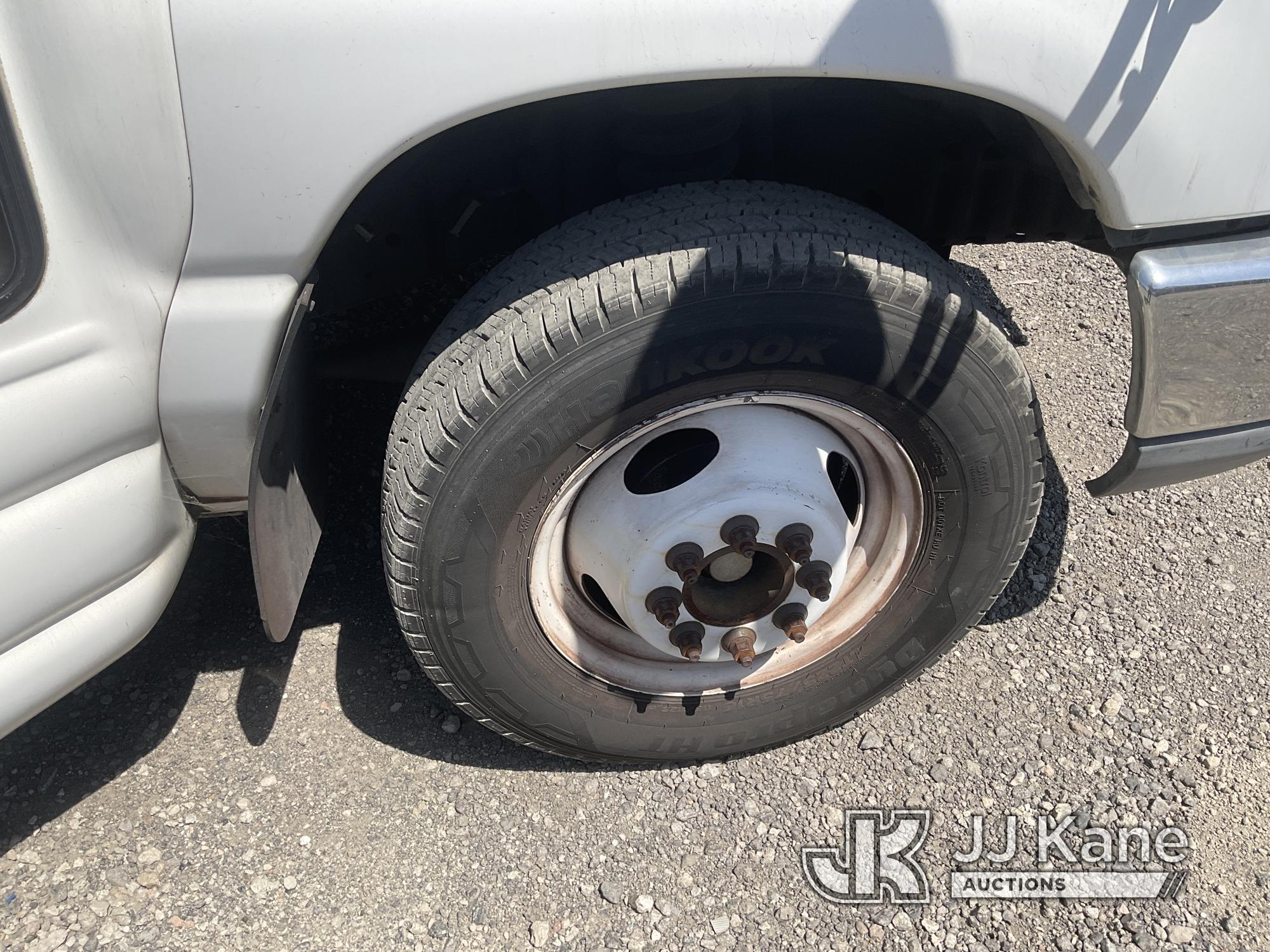 (Jurupa Valley, CA) 2010 Ford Econoline Cutaway Van Runs & Moves, Check Engine Light On