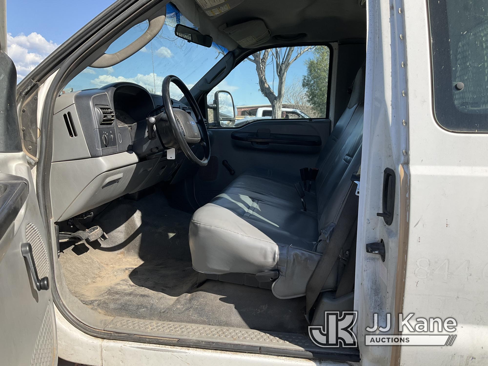 (Jurupa Valley, CA) 2005 Ford F350 Extended-Cab Stake Truck Runs & Moves With Jump, bad Battery, Run