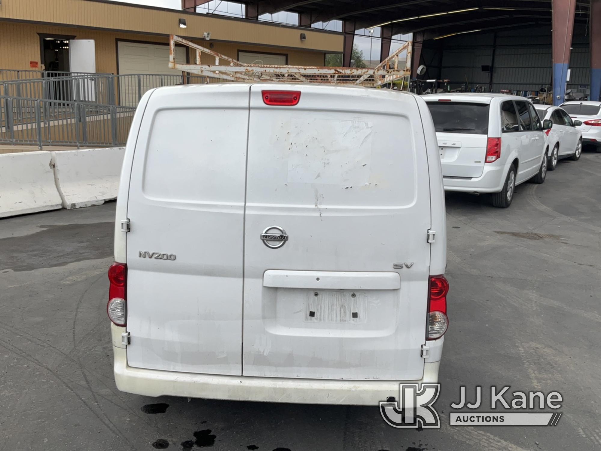 (Jurupa Valley, CA) 2015 Nissan NV200 Mini Passenger Van Runs, Transmission Slips, Must Be Towed, Pa