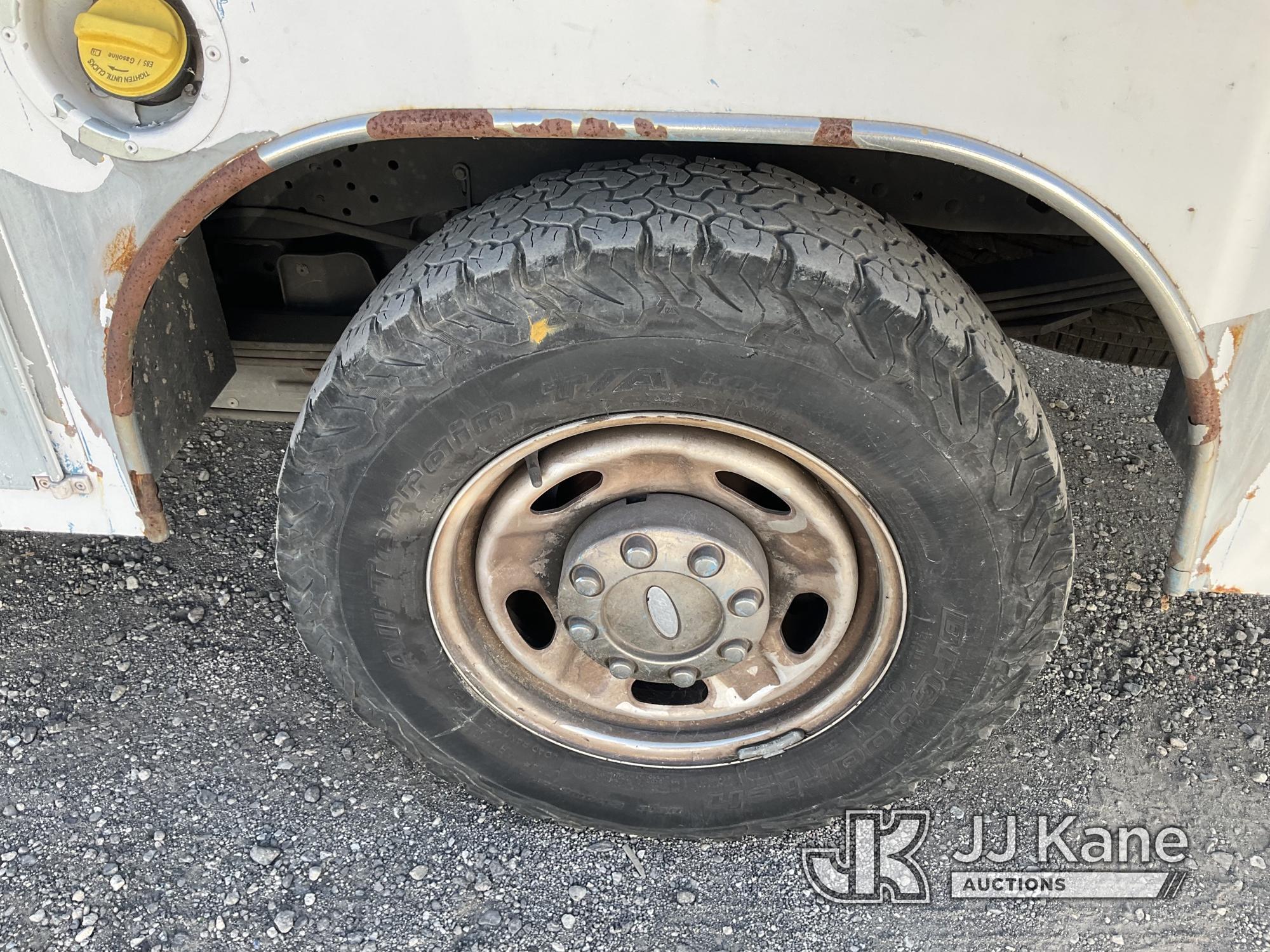 (Jurupa Valley, CA) 2013 Ford F-250 SD Regular Cab Pickup 2-DR Runs, Moves, Broken Cabinet, Front En