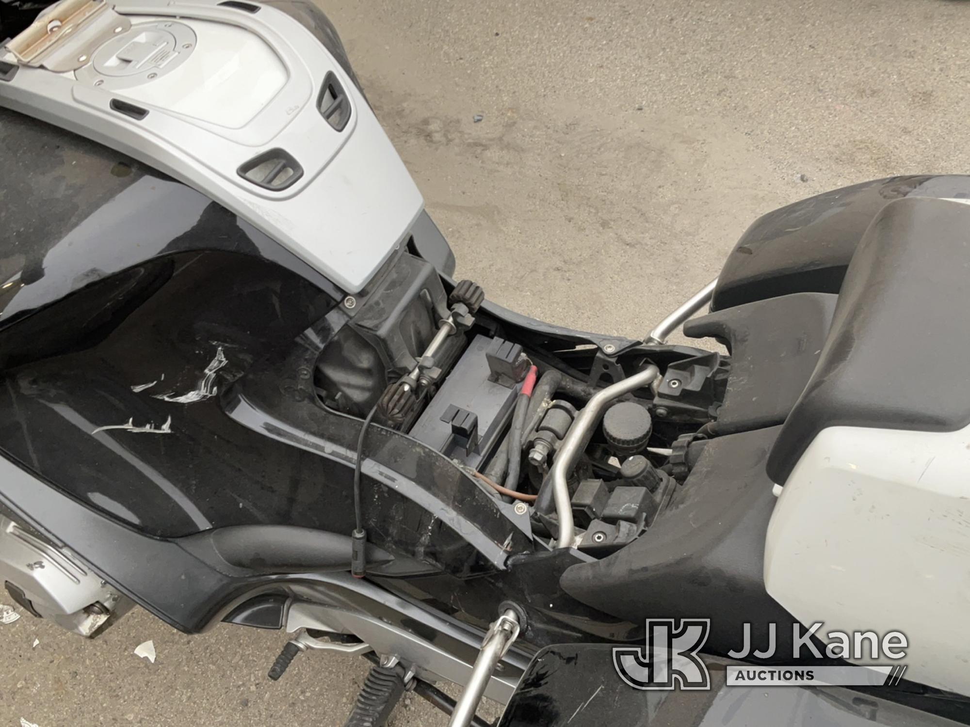 (Jurupa Valley, CA) 2012 BMW Motorcycle Runs & Moves, Running Rough , Smoking , Missing Parts