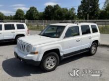 2012 Jeep Patriot 4-Door Sport Utility Vehicle Runs & Moves, Not Charging, Engine Light On, Body & R