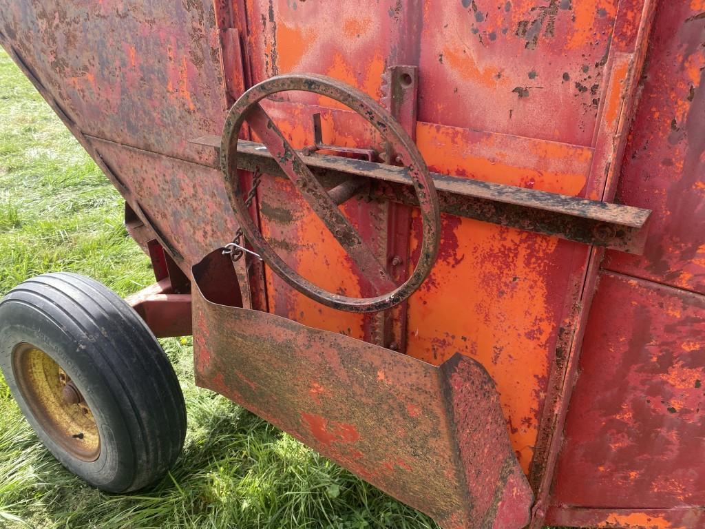 KORY GRAVITY WAGON, APPROX. 250 BU., REAR HITCH