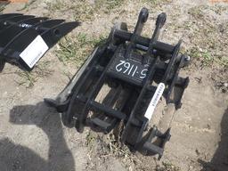 5-01162 (Equip.-Implement misc.)  Seller:Private/Dealer MIVA EXCAVATOR GRAPPLE A