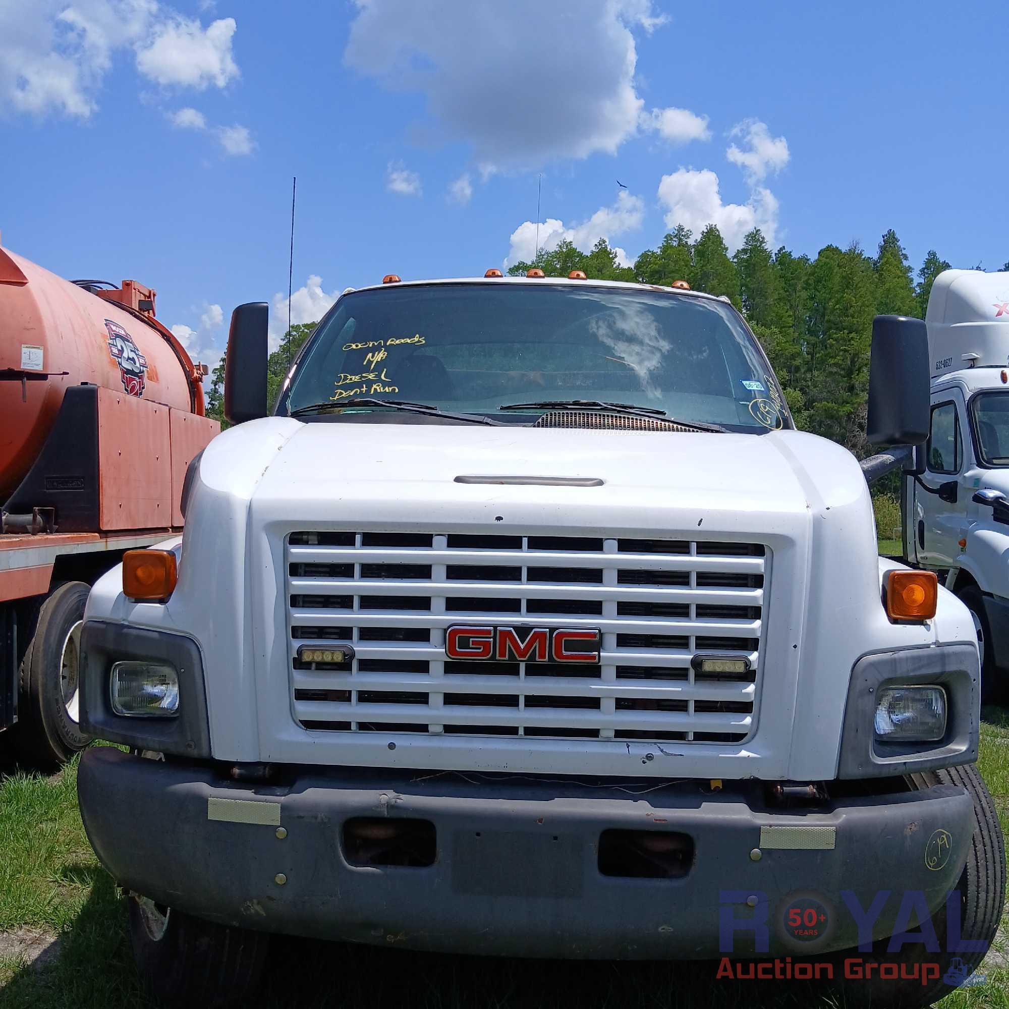 2005 GMC C8500 Grapple Truck