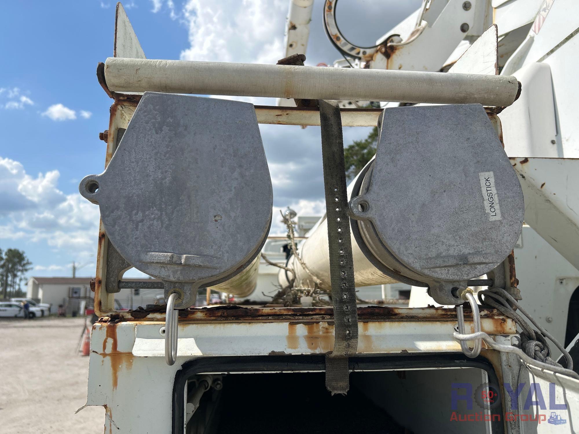 2009 International 7400 4x4 Altec AM55F Material Handler Bucket Truck