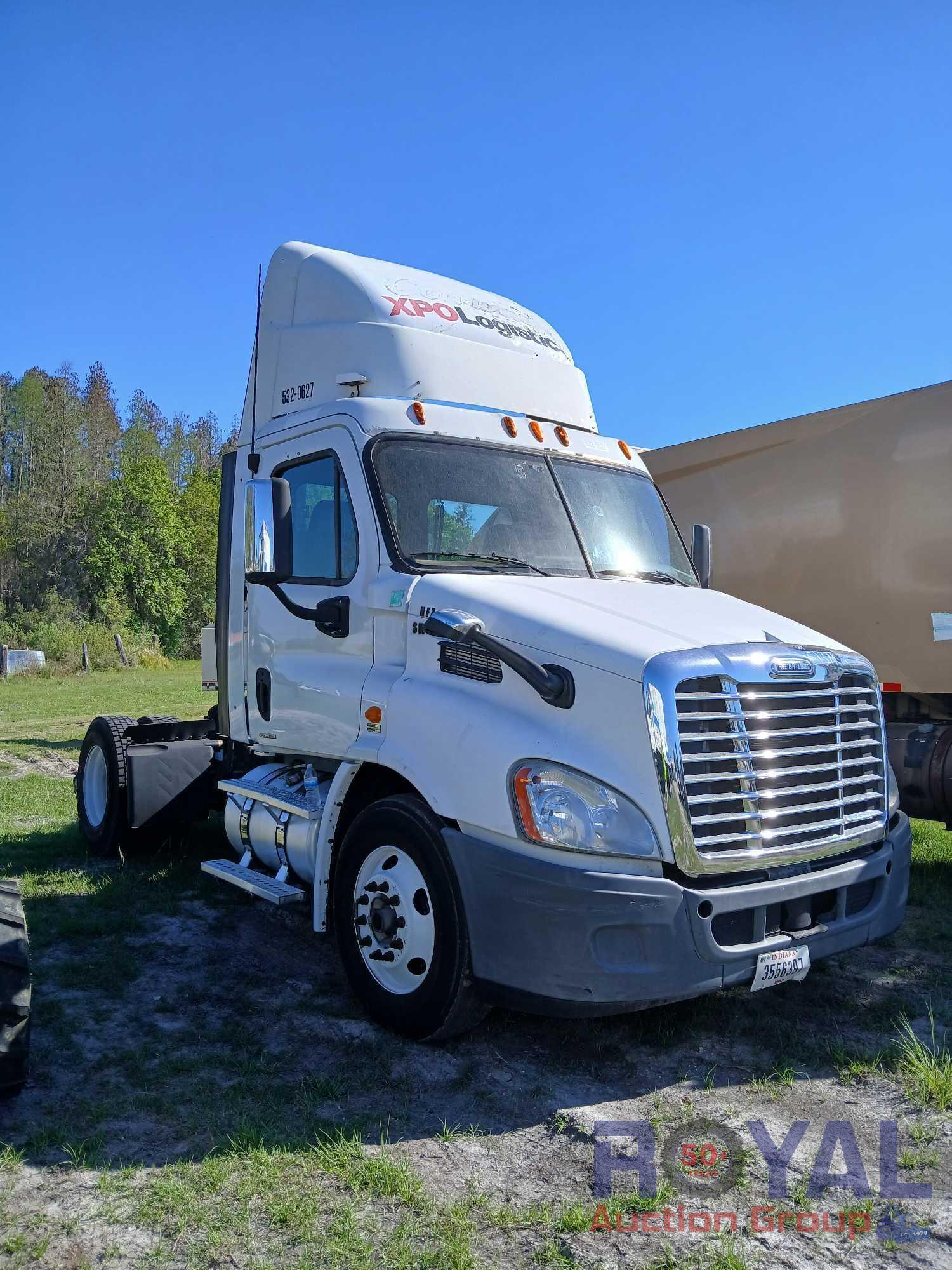 2011 Freightliner Cascadia 113 Day Cab Tractor