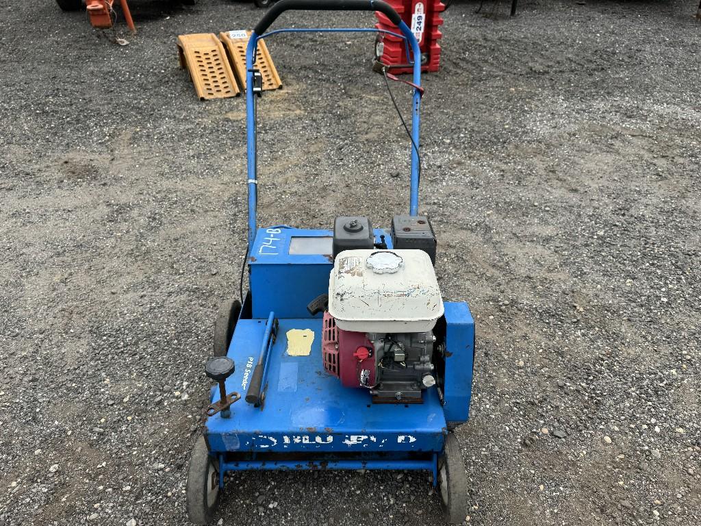 Bluebird 18" Slice Seeder