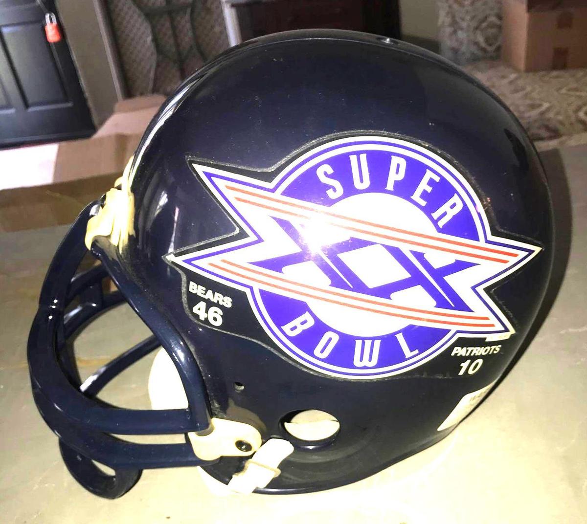 Super bowl XX bears /patriots helmet