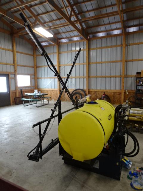 200 GALLON AG SPRAY EQUIPMENT 3PT SPRAYER