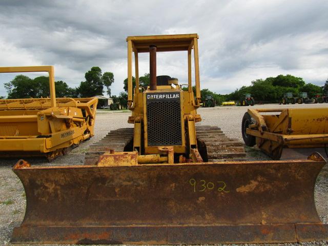 9302 D3C CAT DOZER 575 HOURS SHOWING