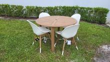 BRAND NEW OUTDOOR 100% FSC SOLID TEAK FINISH WOOD ROUND TABLE 47" WITH 4 RECYCLED PLASTIC CHAIRS WHI