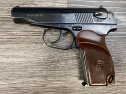 GERMAN MAKAROV DA SEMI-AUTO PISTOL 9x18mm CAL. W/ BOX