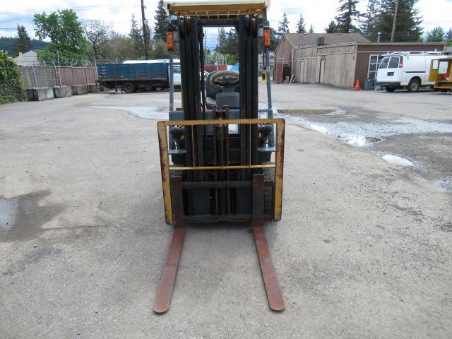 TCM FHG-18-N8 FORKLIFT