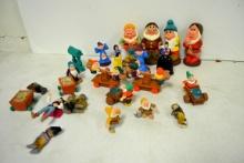 Assortment Disney figurines