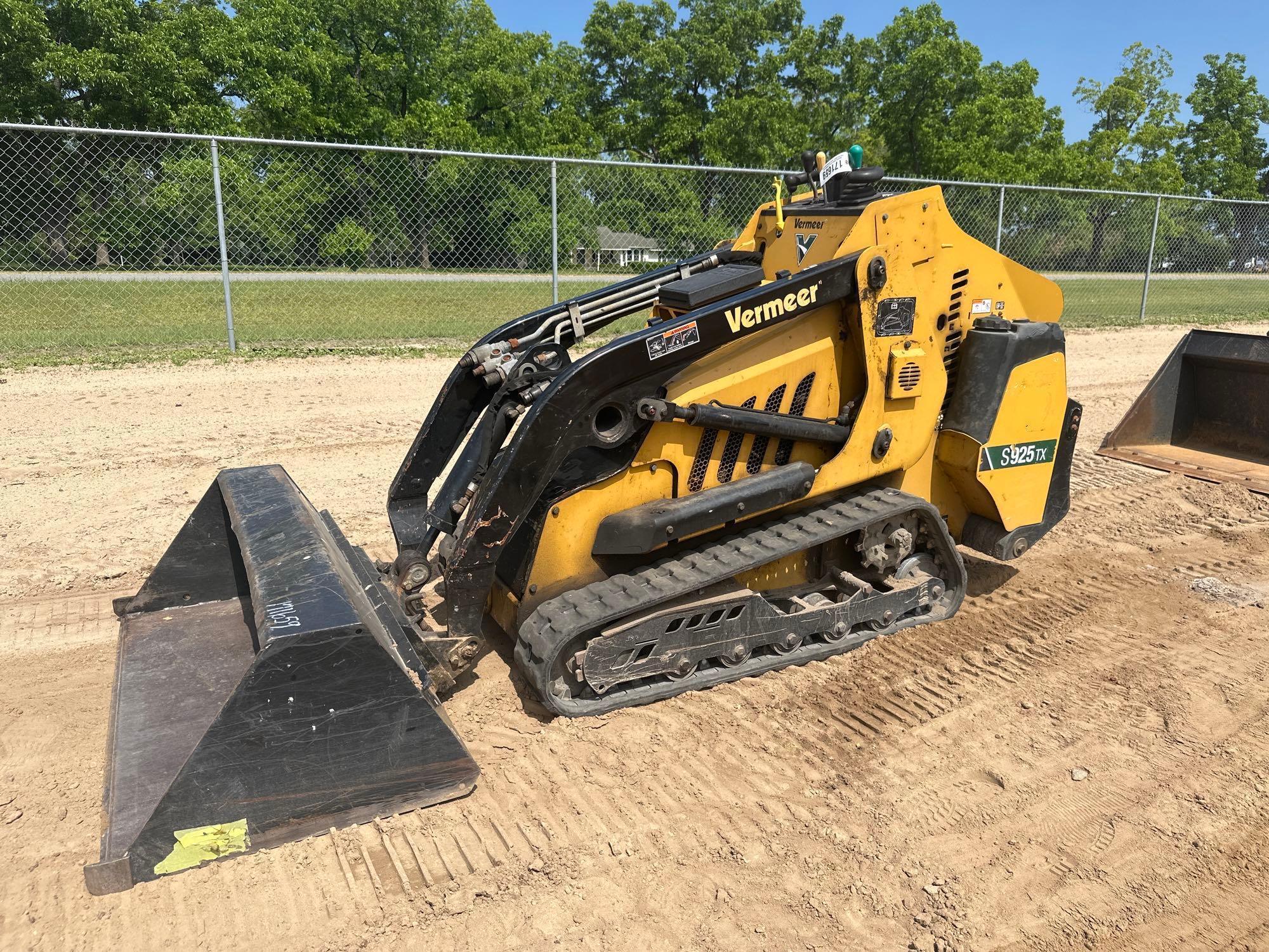 2023 VERMEER S925TX STAND ON SKID STEER