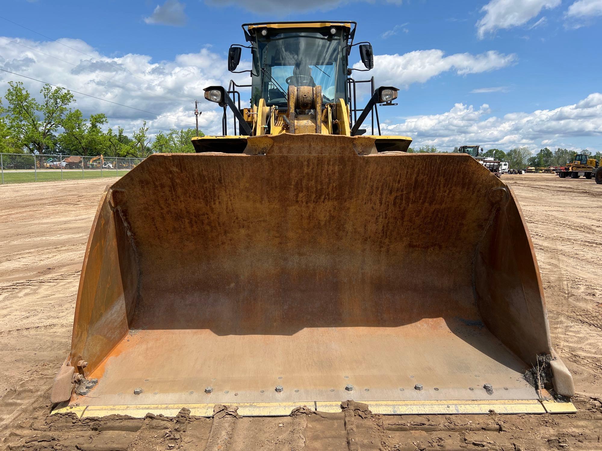 2019 CATERPILLAR 962M RUBBER TIRE LOADER