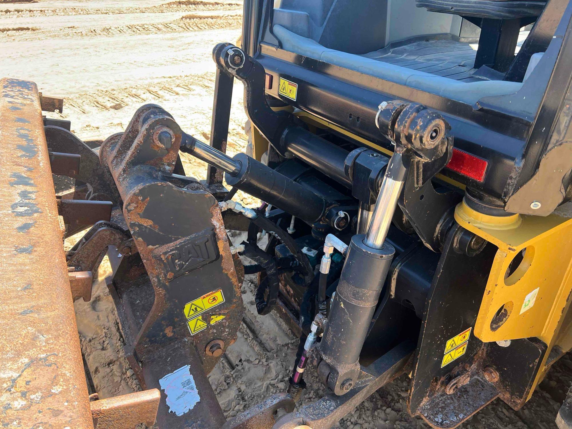 2016 CATERPILLAR 415F2 IL LANDSCAPE LOADER