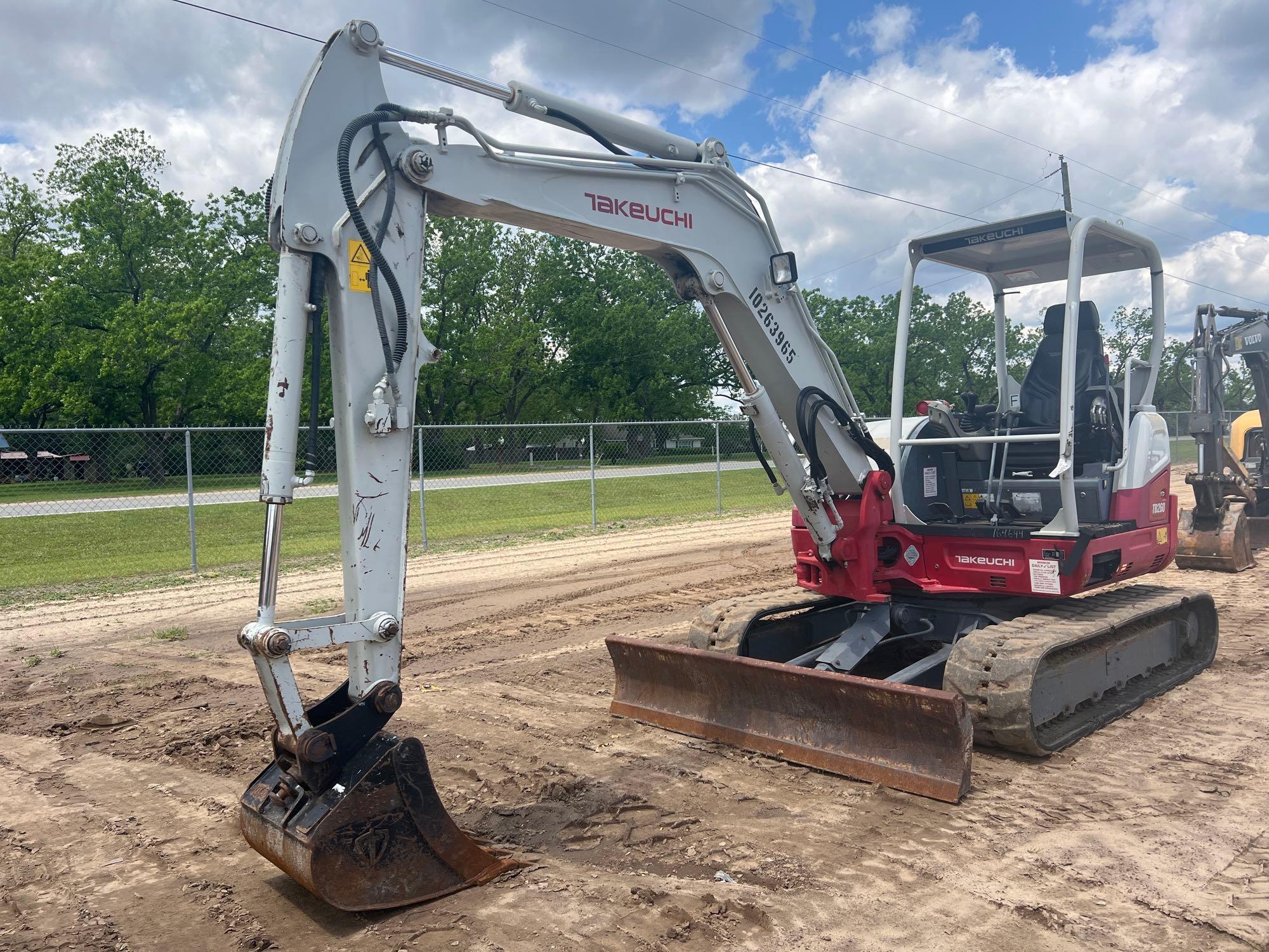 2018 TAKEUCHI TB260 EXCAVATOR