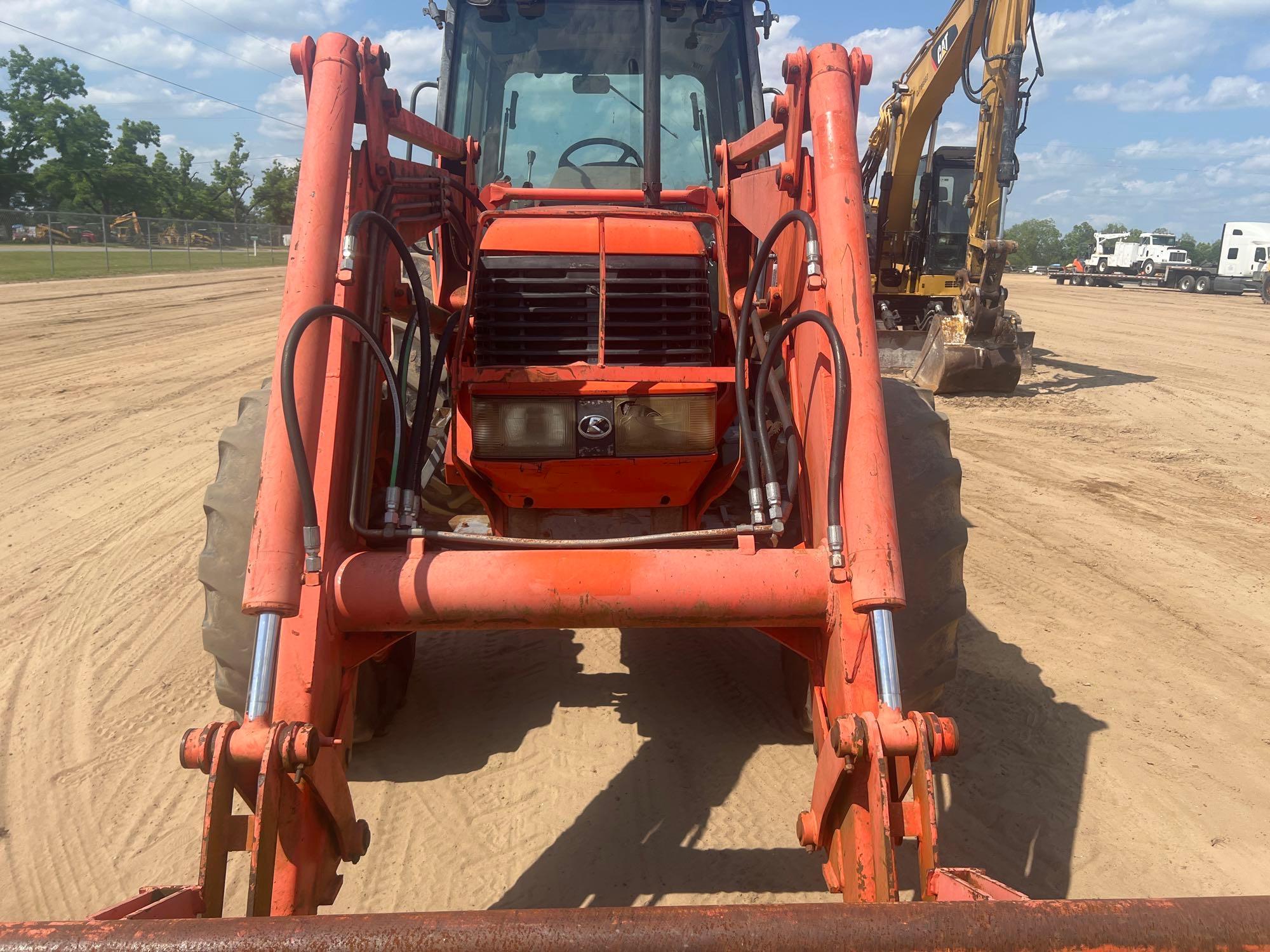 KUBOTA M110D TRACTOR