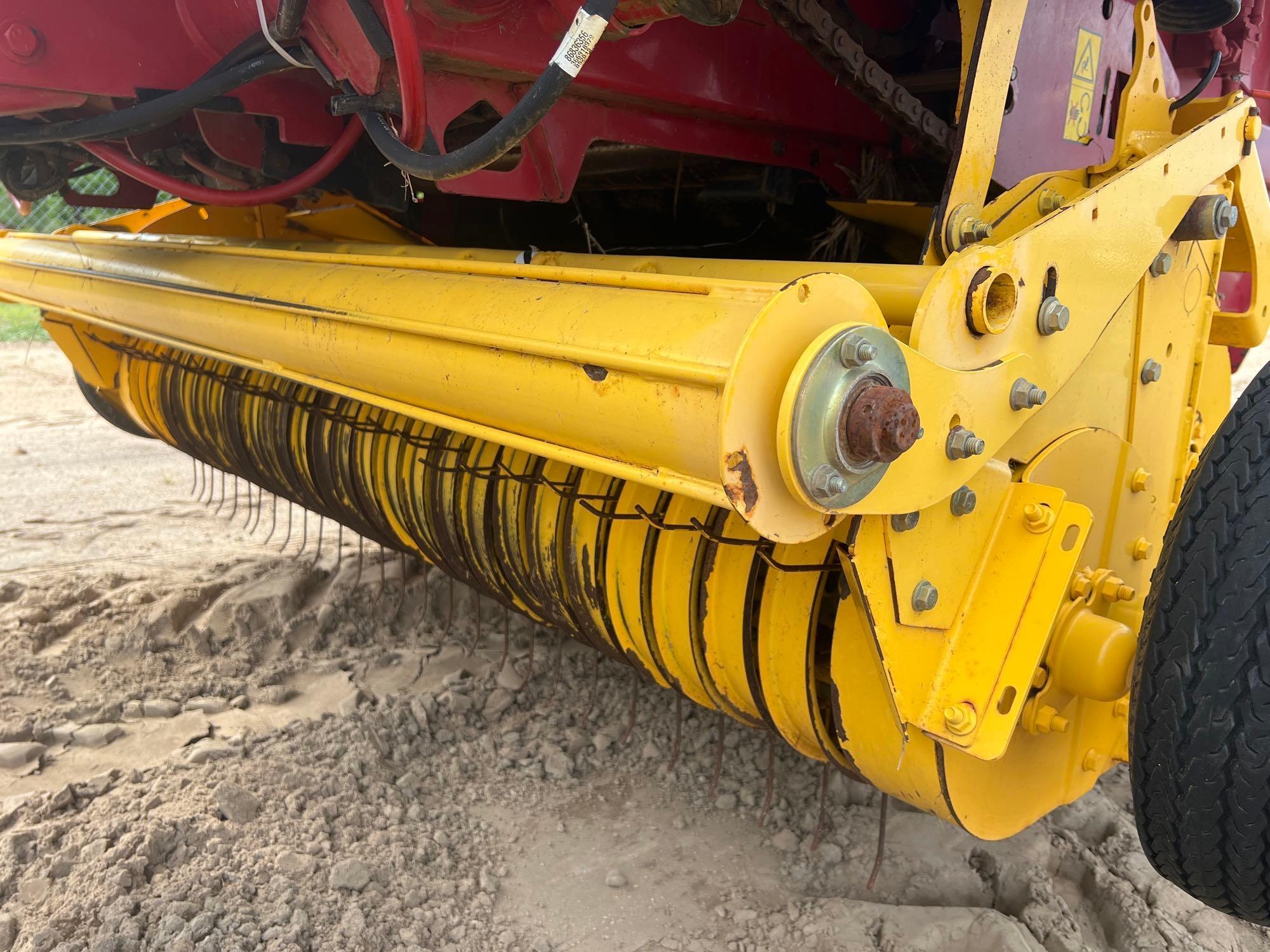 2015 NEW HOLLAND ROLL-BELT 460 ROUND BALER