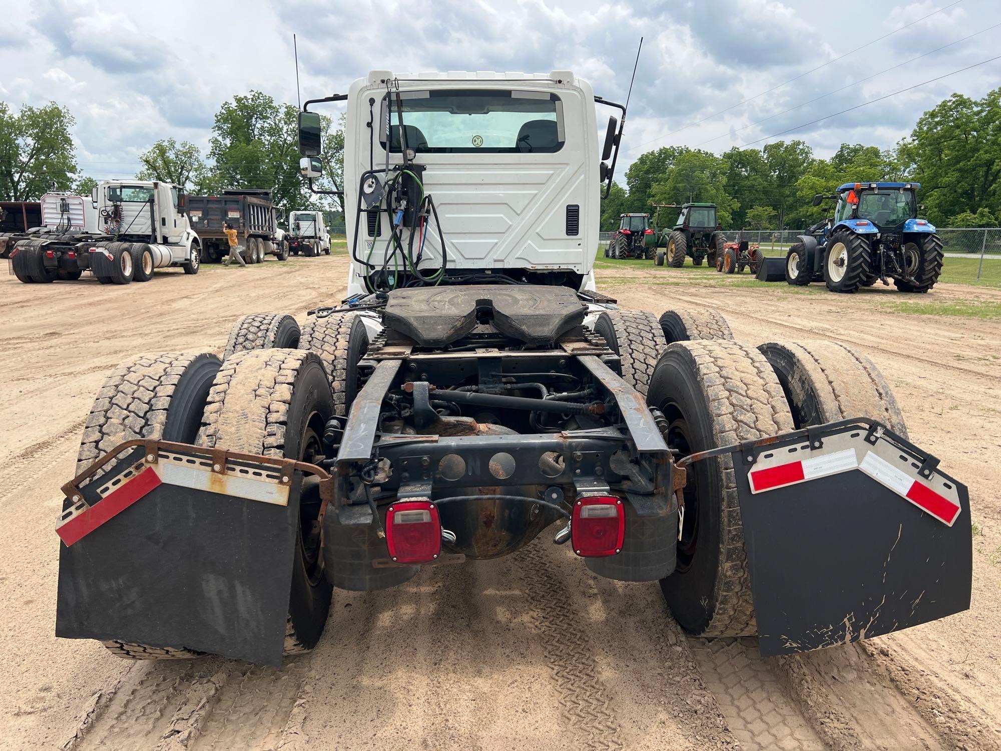 2016 INTERNATIONAL 8600 DAY CAB T/A ROAD TRACTOR