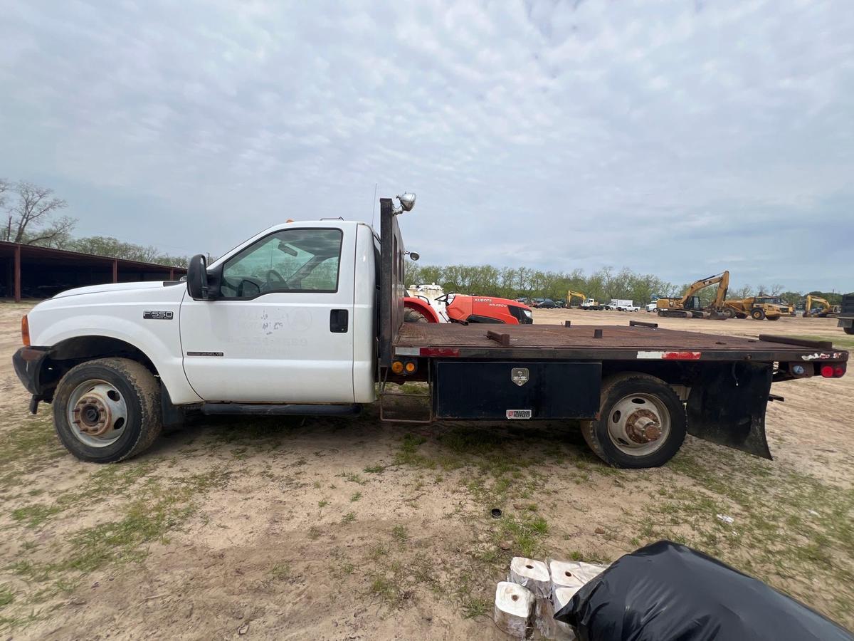 2001 FORD F-550 XL SUPER DUTY S/A FLATBED TRUCK