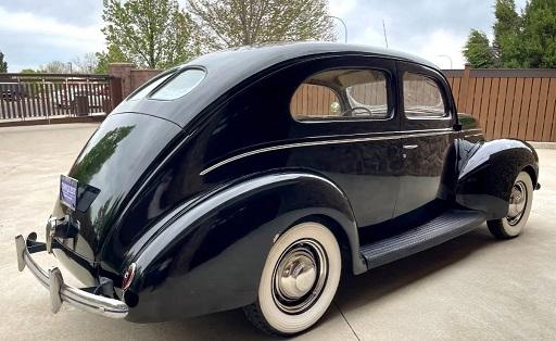 1939 Ford Deluxe 2 Door