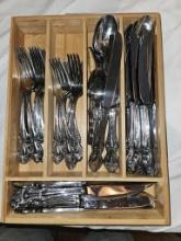 10 - 5 PIECE PLACE SETTINGS OF FLATWARE