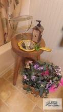 Wood stool. Vintage mirror. Other mirror. Decorations. Shower stool