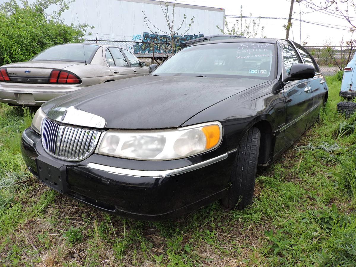 2001 Lincoln Town Car - Cartier 'L' Model / Runs & Drives