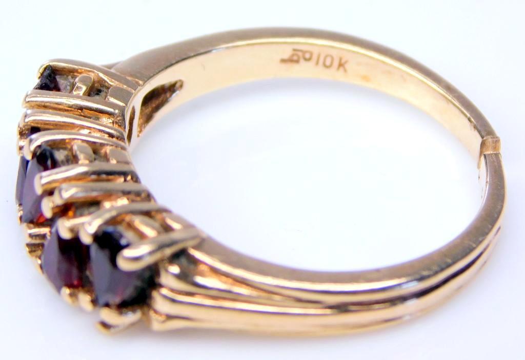 Ladies 10K Yellow Gold and Garnet Ring