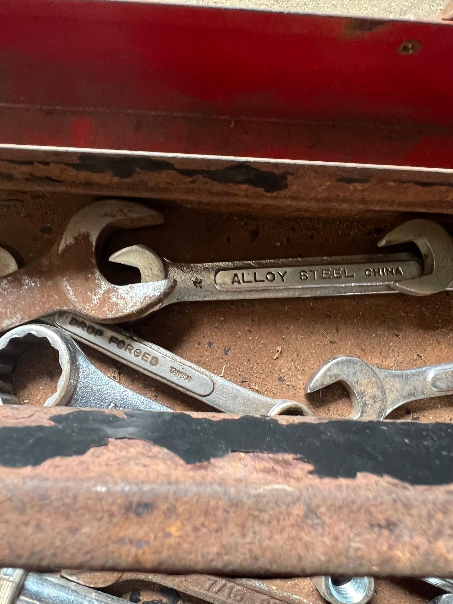Metal Tool Box w/SAE & Metric Wrenches