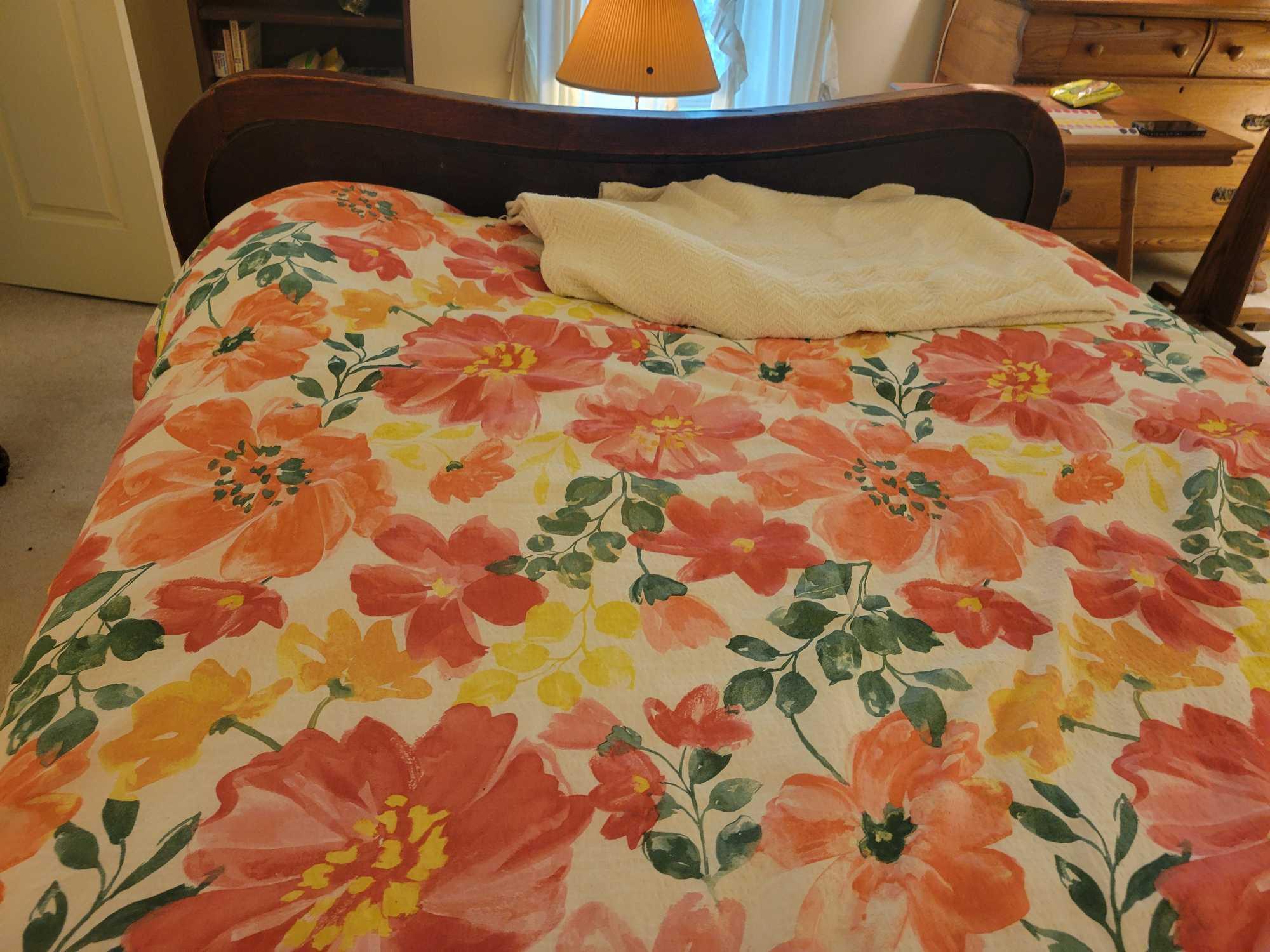 Queen Size Bed w/ Linens $20 STS