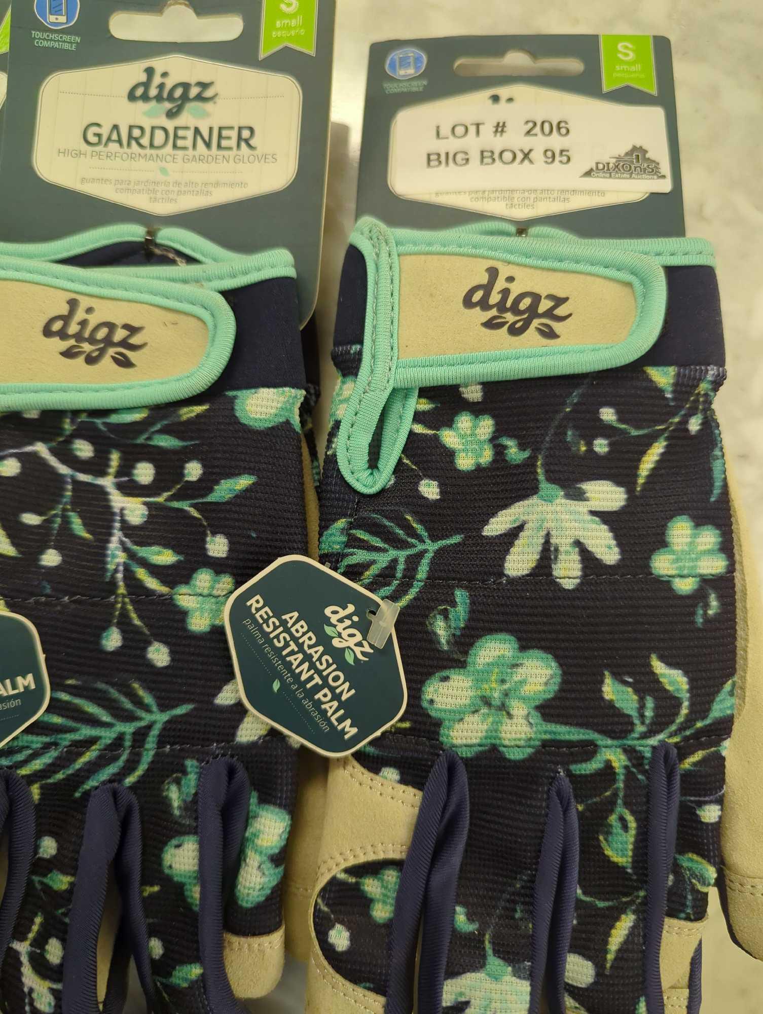 Lot of 4 Pairs of Digz Women's Small Gardener Glove, Appears to be New in Factory Style Package