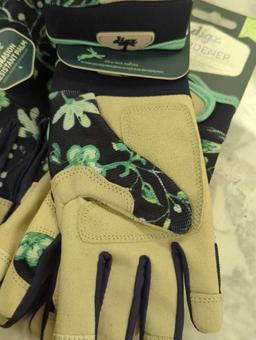 Lot of 5 Pairs of Digz Women's Small Gardener Glove, Appears to be New in Factory Style Package